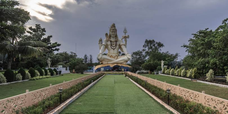 A large statue of Lord Ganesha stands majestically in Shivgiri Temple park, symbolizing wisdom and prosperity.