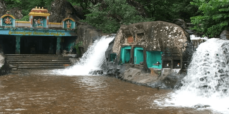 Kalhatti Falls: A Family-Friendly Waterfall Stop